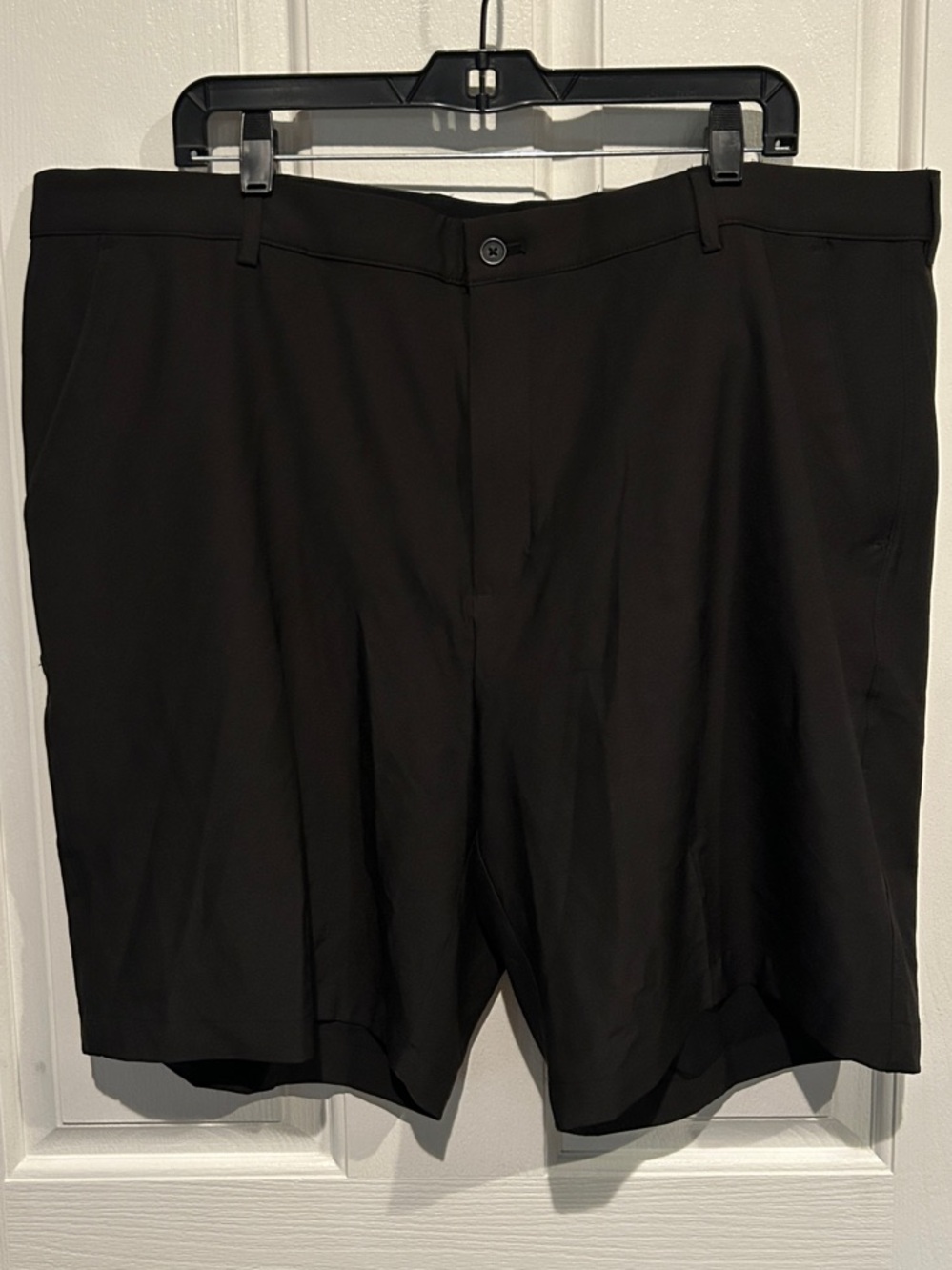 Greg Norman Black Flat-Front Shorts